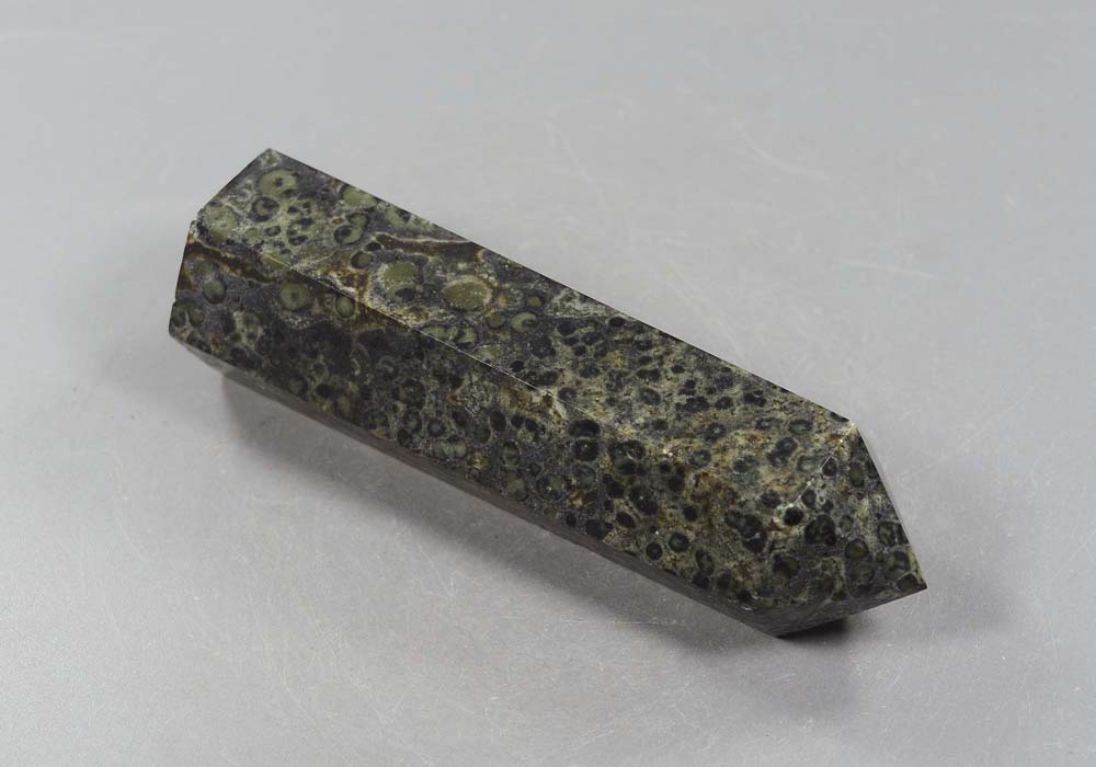Кристалл из крокодиловой яшмы 116,18 - фото товара