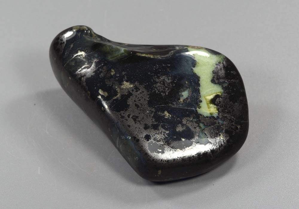 Хантигирит, полированная галька 182,9 - стоимость
