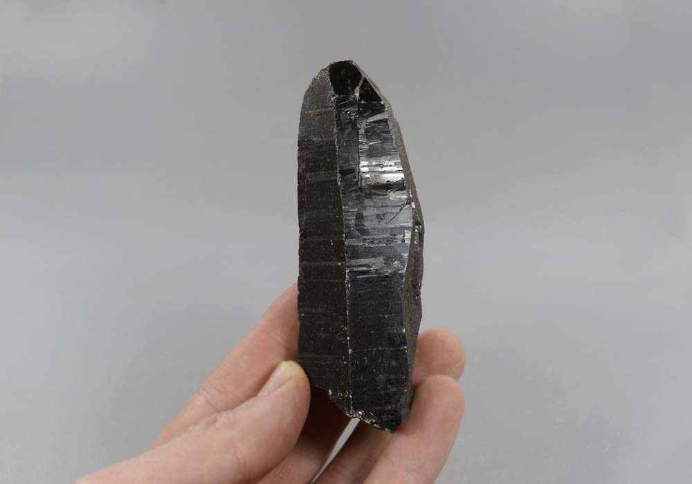 Морион кристалл 141,28 - вид сбоку