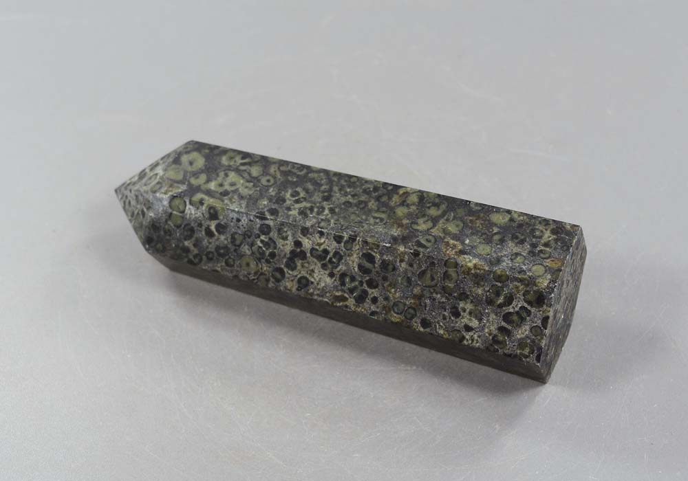 Кристалл из крокодиловой яшмы 116,18 - реальное фото