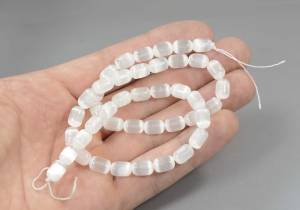 Бусины из селенита, бочонок белый 9-6,5 мм - вид сбоку