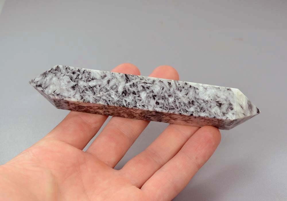 Кристалл из магнезита с графитом, 155,17 - купить