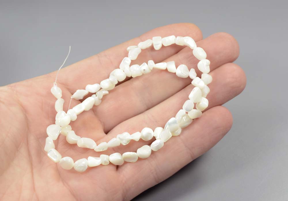 Бусины из перламутра, галтовка 6 мм - вид сбоку