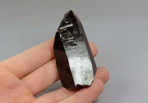 Морион, кристалл 86,05 - вид сбоку