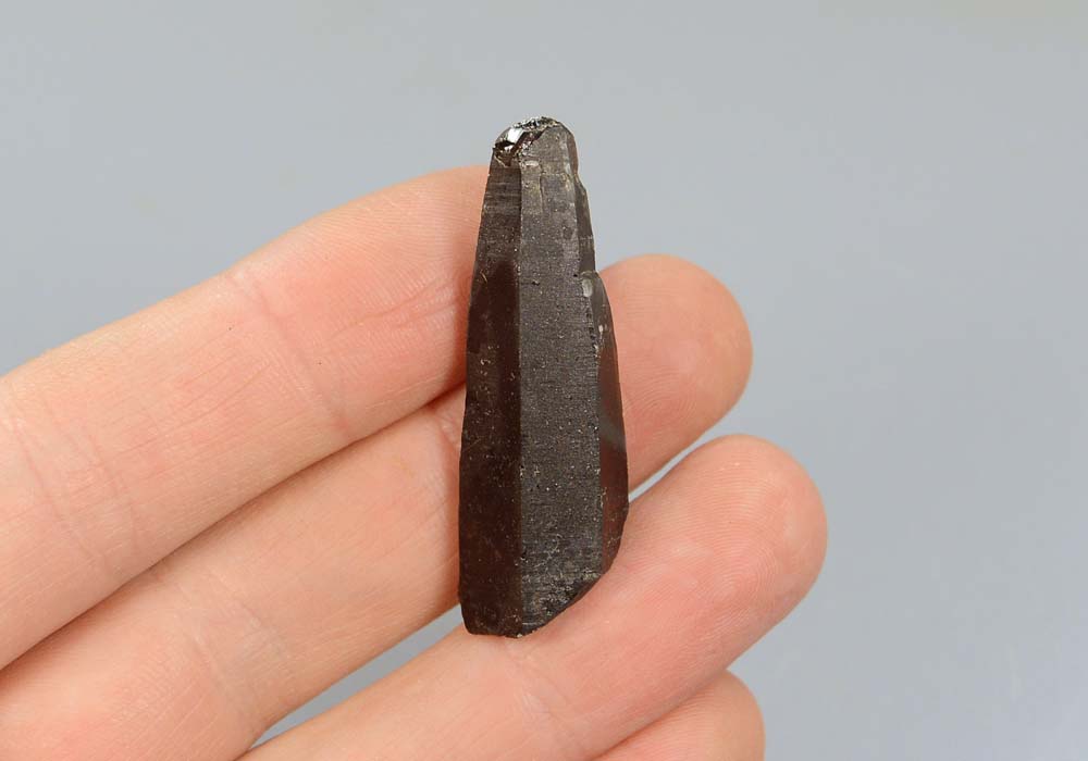 Морион, кристалл 8,21 - вид сбоку