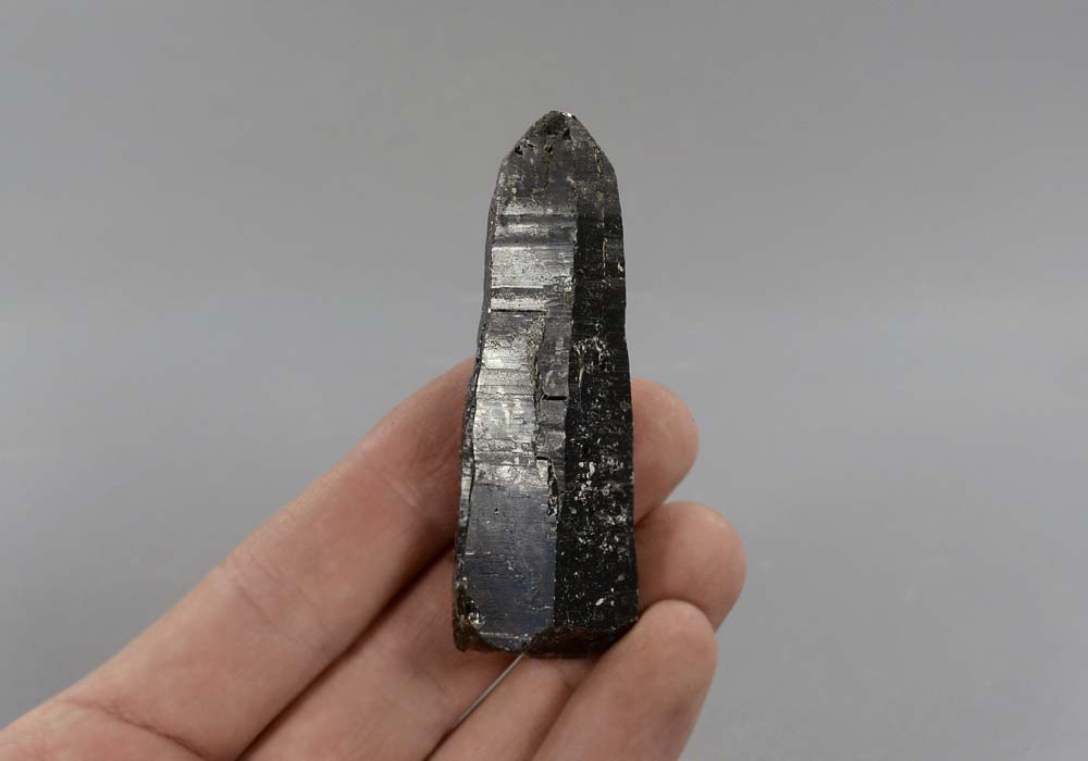Кристалл мориона 46,03 - вид сбоку