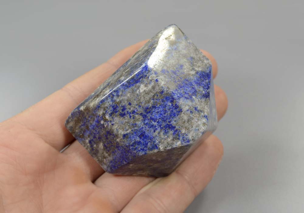 Лазурит, полированный камень 185,51 грамм - купить