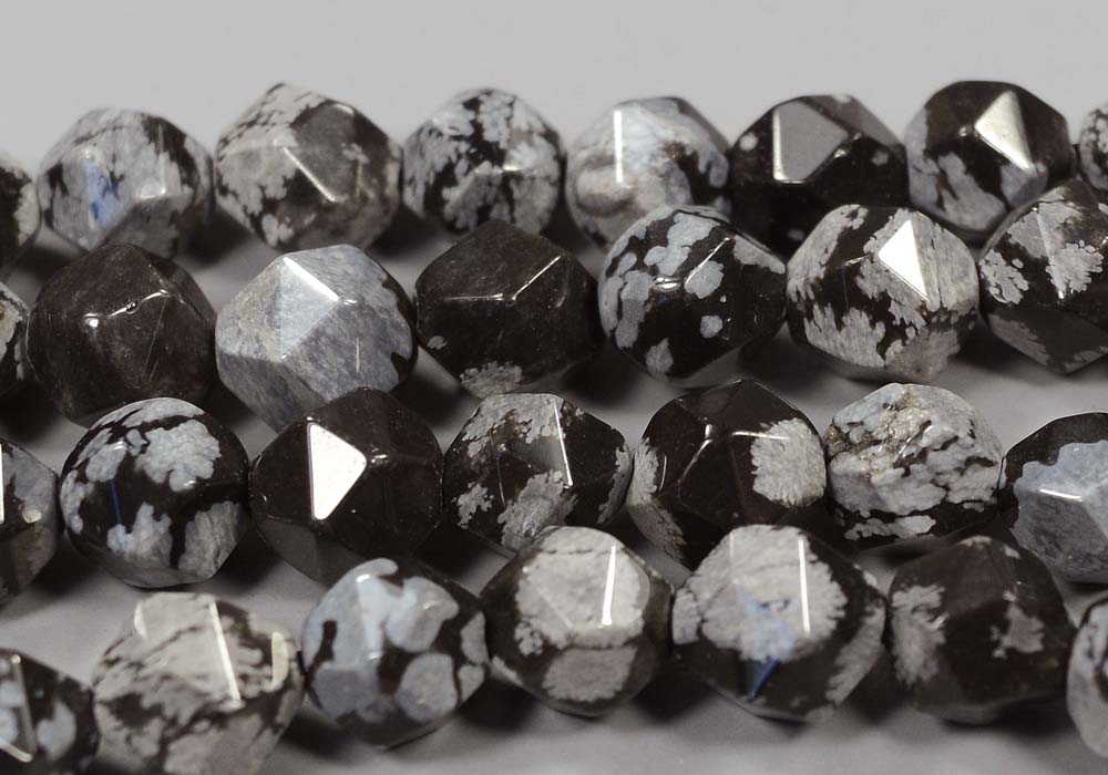 Бусины из снежного обсидиана, многогранник 8 мм - натуральный камень