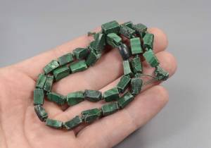 Бусины из малахита, цилиндр 10-6 мм - вид сбоку