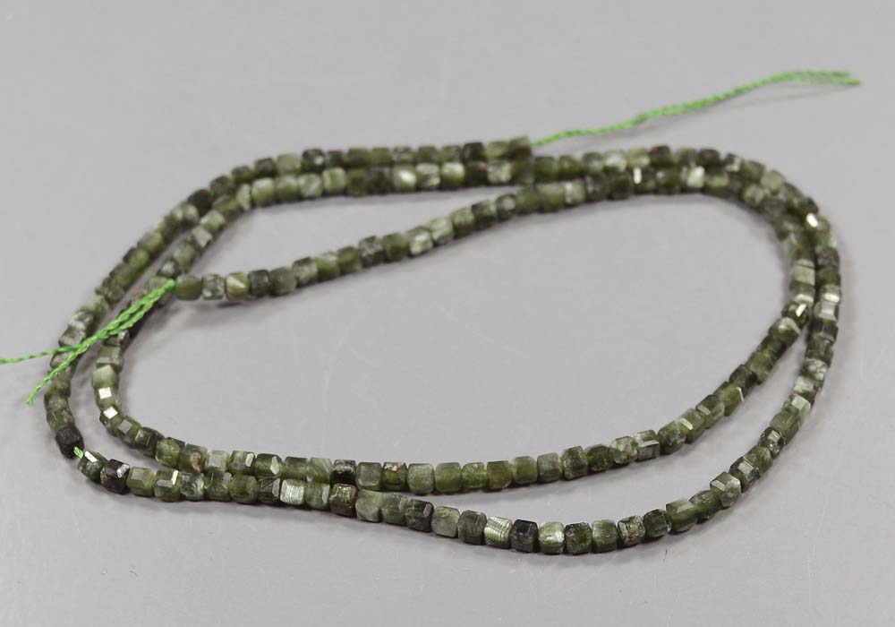 Серафинит бусины, кубик огранка 2,5 мм - цена
