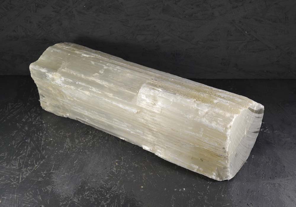 Селенит белый необработанный 18630 - фото товара