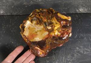 Яшма мукаит необработанная 2560 - натуральный камень