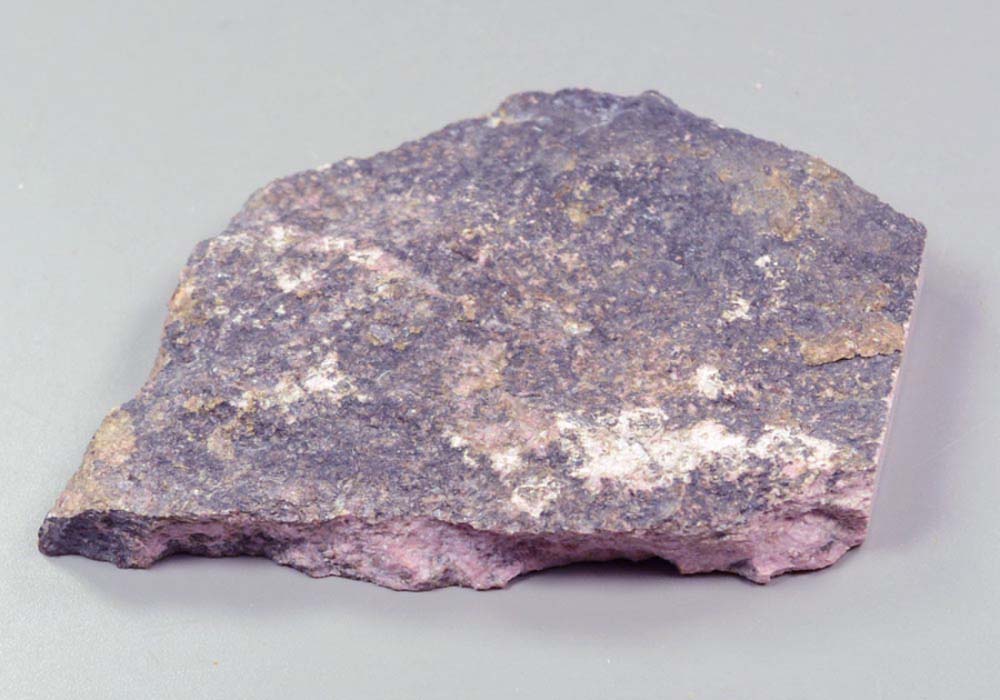 Родонит, полированный срез 131 - реальное фото