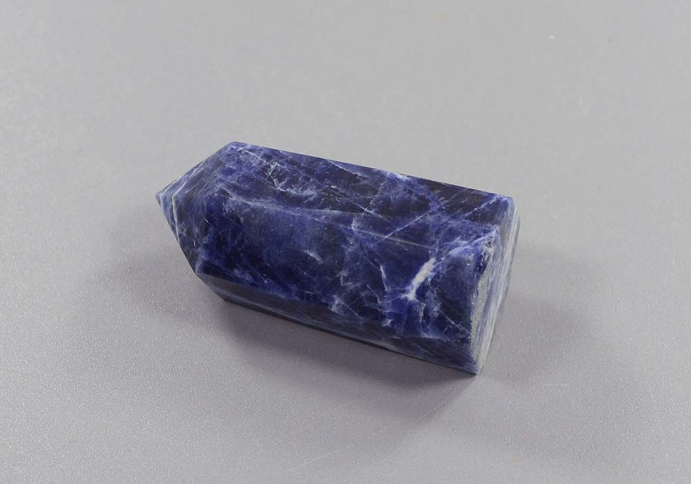 Кристалл из содалита 31,31 - реальное фото