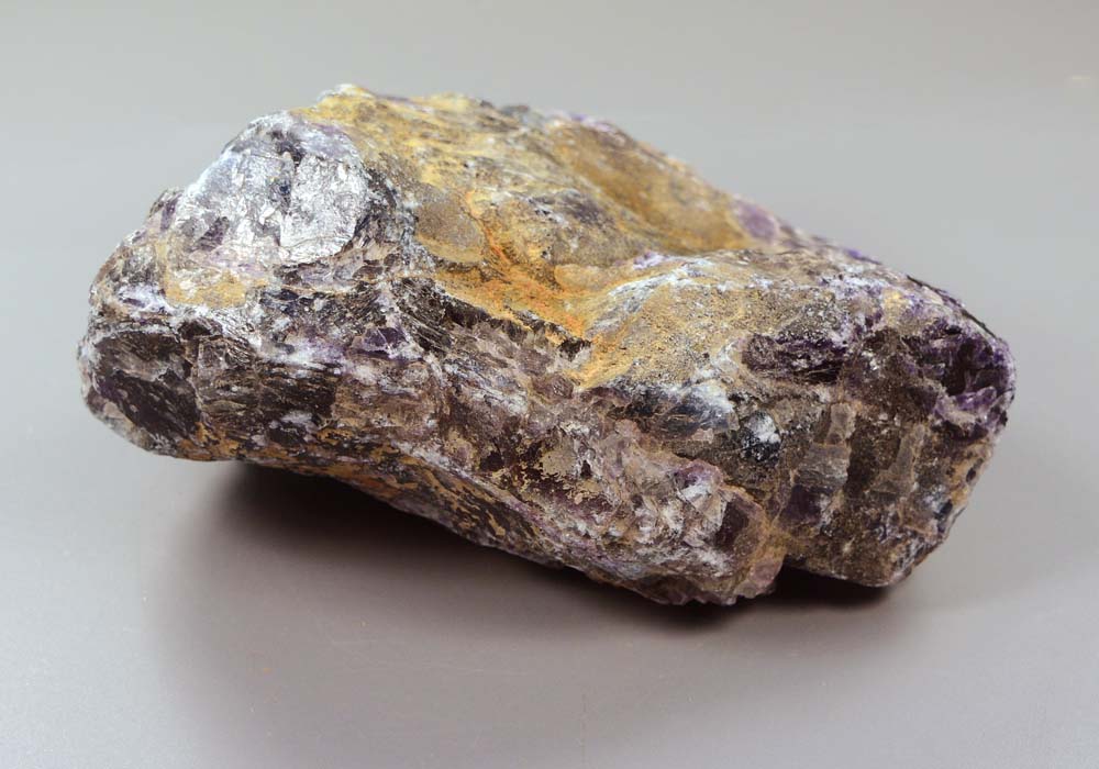 Флюорит необработанный 1252 - натуральный камень