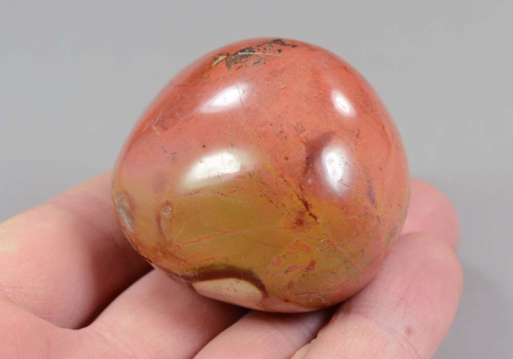 Яшма океаническая, галтовка, 106 - вид сбоку