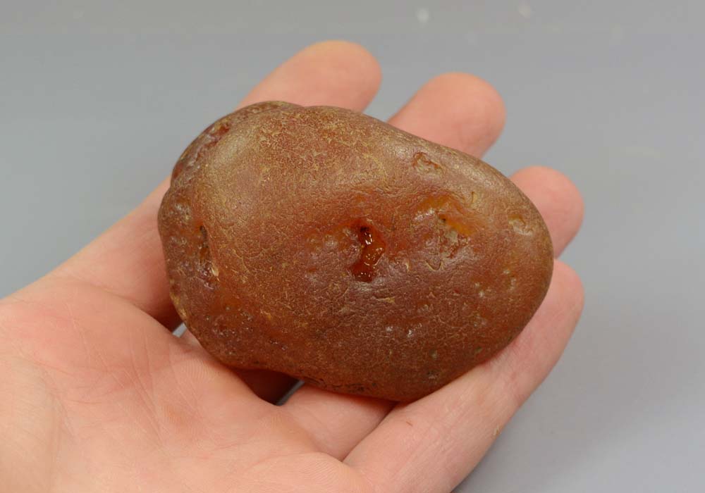 Сердолик, речная галька 175,69 - вид сбоку